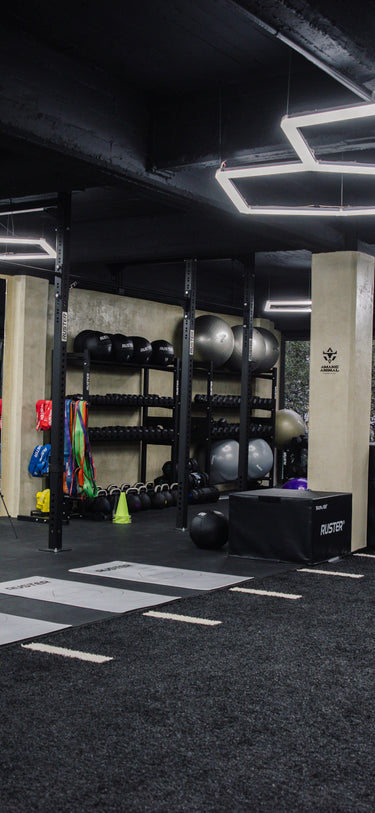 Diseñamos y equipamos gimnasios profesionales acorde a tus necesidades